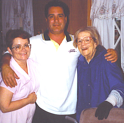 Tracy with Mom & Grandma